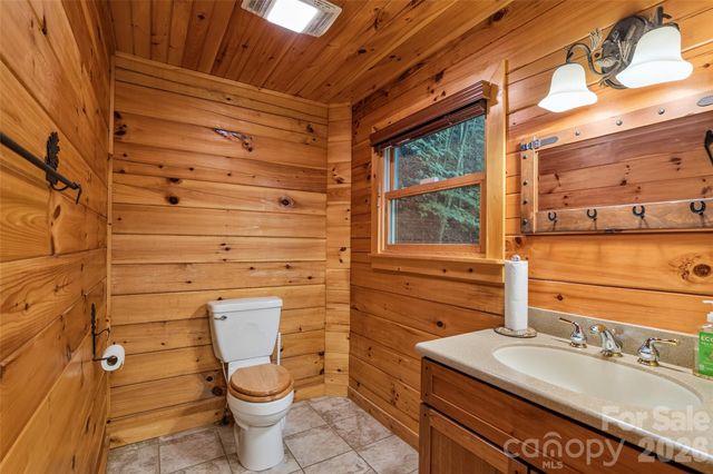 1482 Howard Moore Road, Hot Springs, NC 28743
