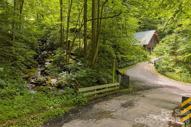 1482 Howard Moore Road, Hot Springs, NC 28743