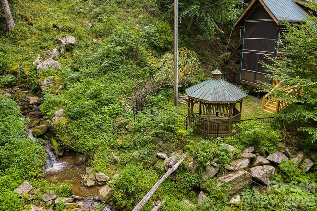 1482 Howard Moore Road, Hot Springs, NC 28743
