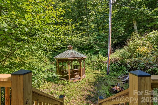 1482 Howard Moore Road, Hot Springs, NC 28743