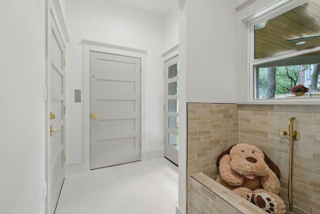 6905 Rudi CV, Austin, TX 78759