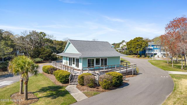 909 Cobia Lane, Wilmington, NC 28409