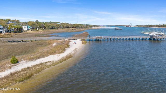 909 Cobia Lane, Wilmington, NC 28409