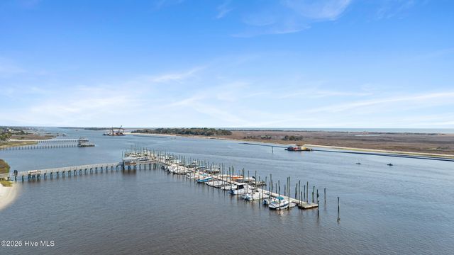 909 Cobia Lane, Wilmington, NC 28409