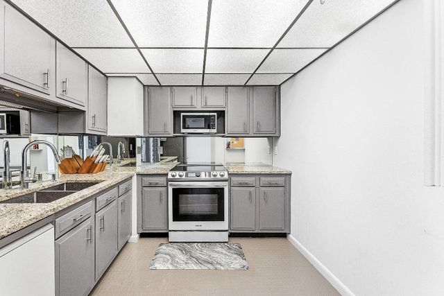 5200 N Flagler Drive 1502, West Palm Beach, FL 33407