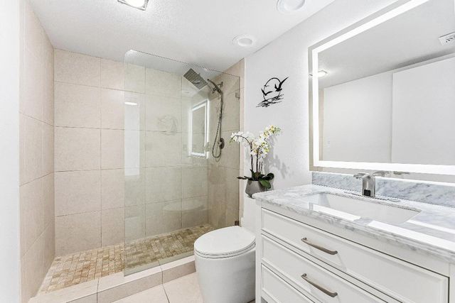 5200 N Flagler Drive 1502, West Palm Beach, FL 33407