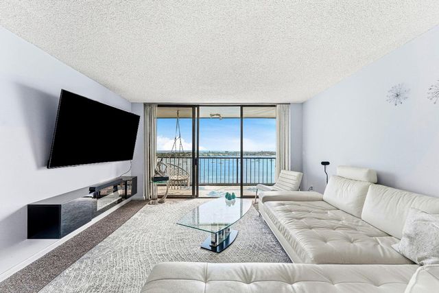 5200 N Flagler Drive 1502, West Palm Beach, FL 33407