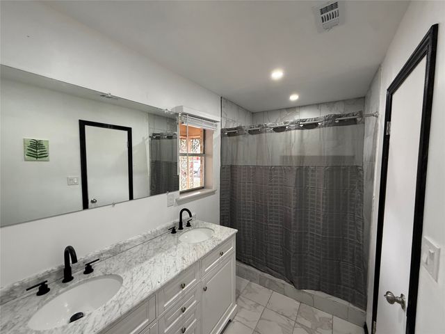415 W Highland Drive, Whitewright, TX 75491