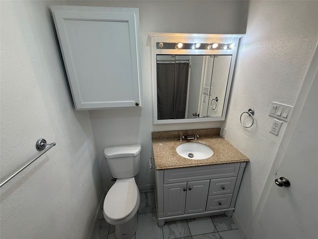 415 W Highland Drive, Whitewright, TX 75491