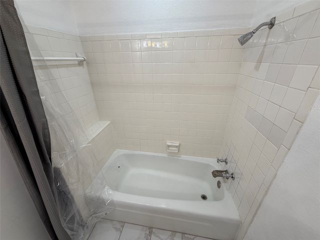 415 W Highland Drive, Whitewright, TX 75491