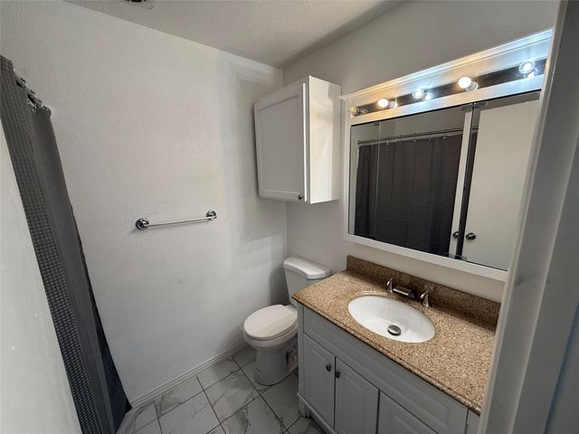 415 W Highland Drive, Whitewright, TX 75491