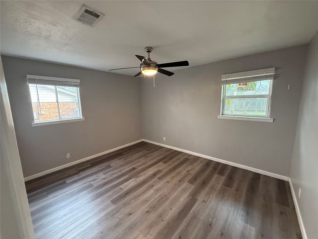 415 W Highland Drive, Whitewright, TX 75491