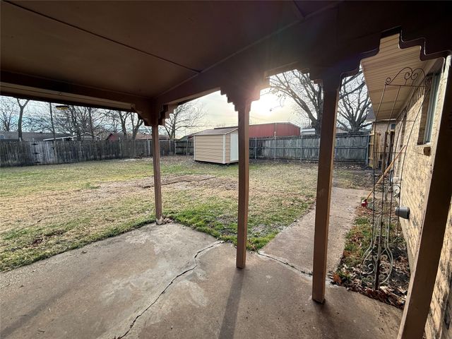 415 W Highland Drive, Whitewright, TX 75491