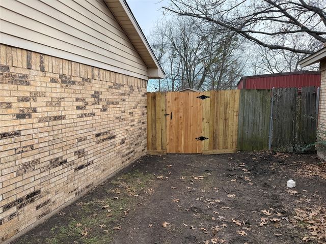 415 W Highland Drive, Whitewright, TX 75491