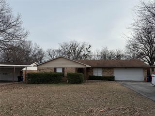 415 W Highland Drive, Whitewright, TX 75491