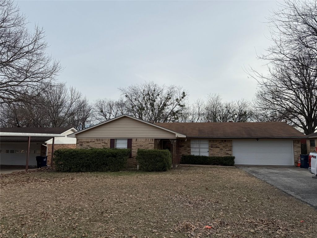 415 W Highland Drive, Whitewright, TX 75491