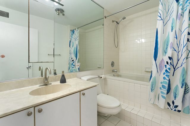 1445 N State Parkway 1904, Chicago, IL 60610