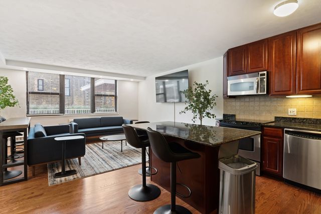 1445 N State Parkway 1904, Chicago, IL 60610