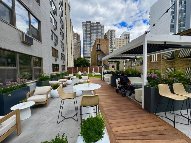 1445 N State Parkway 1904, Chicago, IL 60610