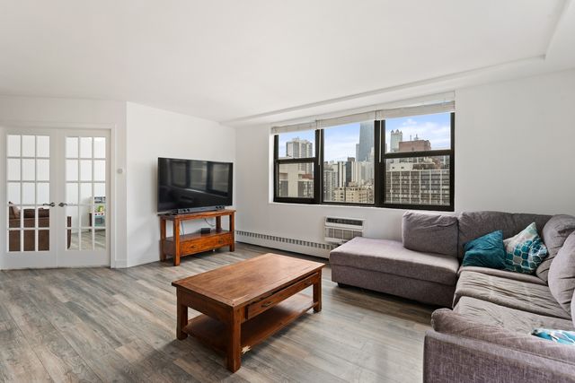 1445 N State Parkway 1904, Chicago, IL 60610