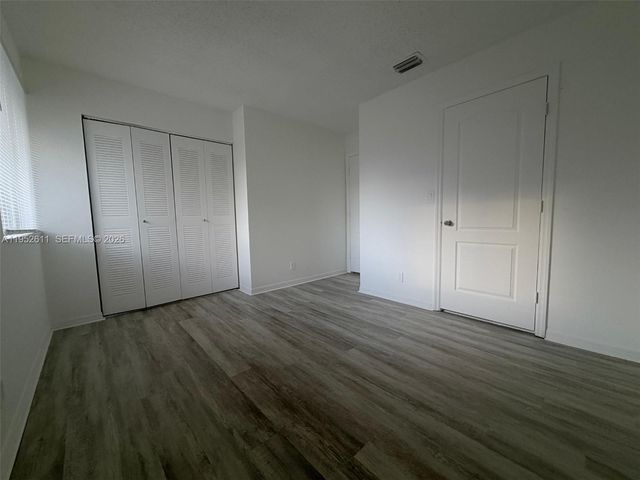 21300 NE 8th Ct 3004, Miami, FL 33179