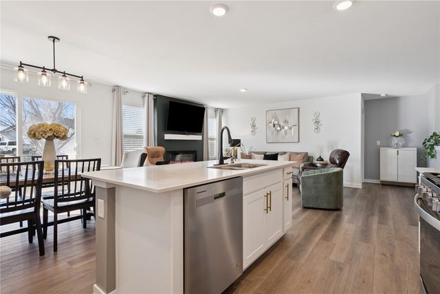 225 Sumac Dr., Palo, IA 52324