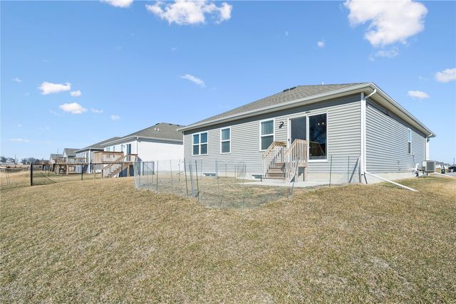225 Sumac Dr., Palo, IA 52324