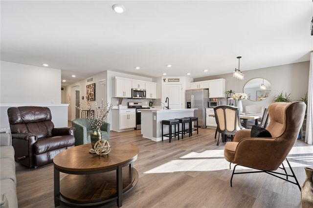 225 Sumac Dr., Palo, IA 52324