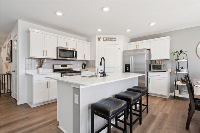 225 Sumac Dr., Palo, IA 52324