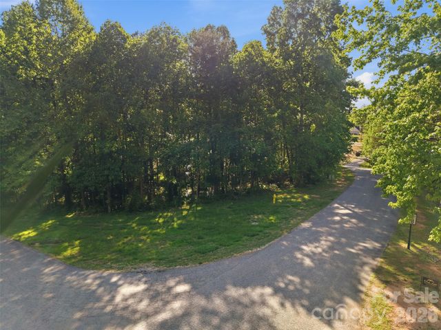 296 Broken Arrow Drive, Statesville, NC 28677