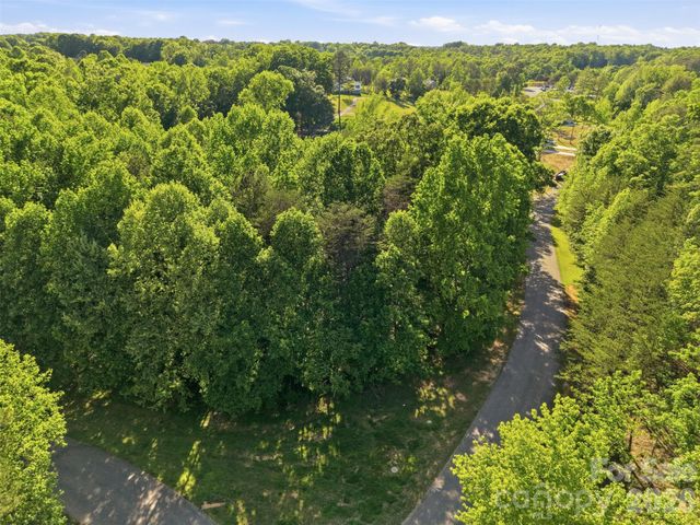 296 Broken Arrow Drive, Statesville, NC 28677