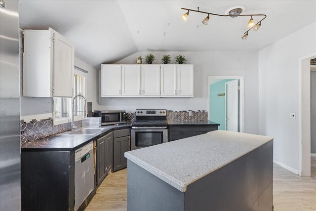 11734 14th Avenue S, Seattle, WA 98168