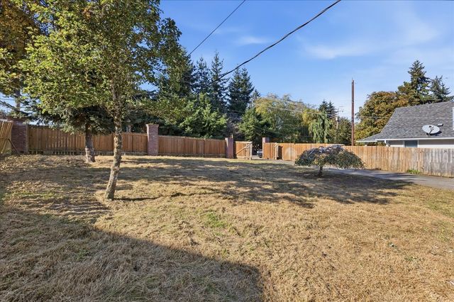 11734 14th Avenue S, Seattle, WA 98168