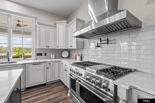 4809 S 236th Circle, Omaha, NE 68022