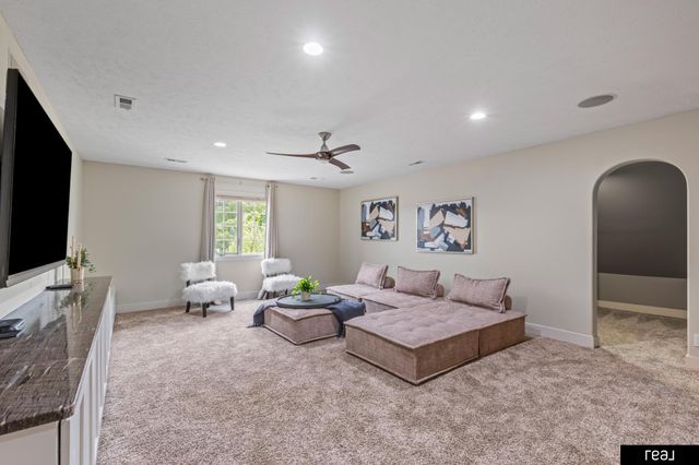 4809 S 236th Circle, Omaha, NE 68022