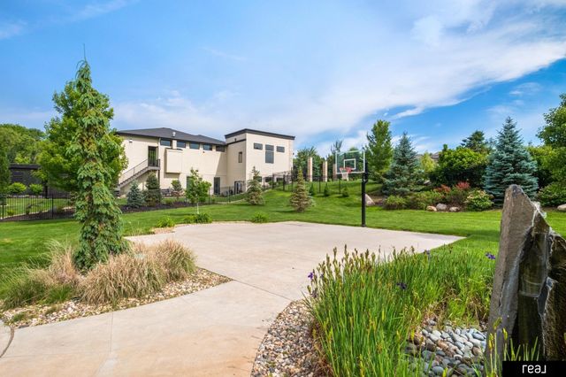 4809 S 236th Circle, Omaha, NE 68022