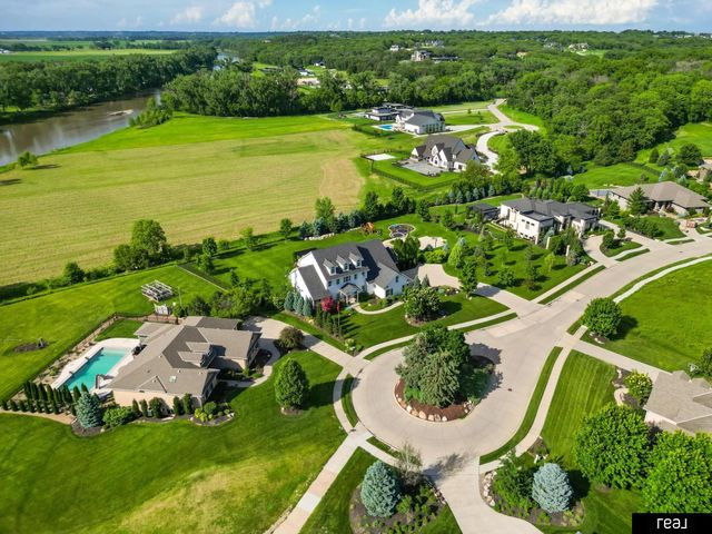 4809 S 236th Circle, Omaha, NE 68022