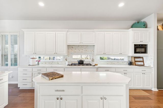 2198 Lakeridge Drive, Grapevine, TX 76051