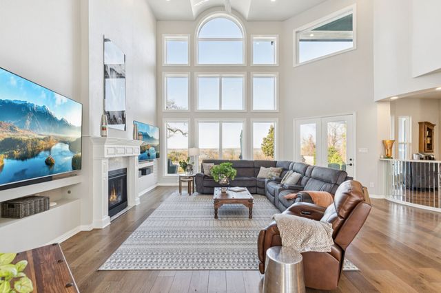 2198 Lakeridge Drive, Grapevine, TX 76051