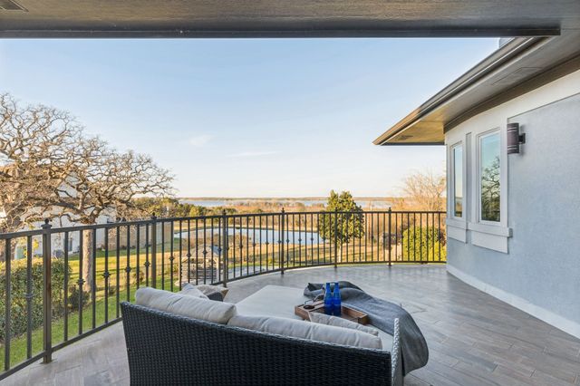 2198 Lakeridge Drive, Grapevine, TX 76051