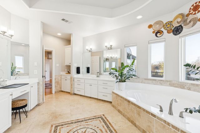 2198 Lakeridge Drive, Grapevine, TX 76051