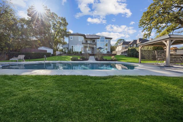 2198 Lakeridge Drive, Grapevine, TX 76051