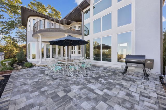 2198 Lakeridge Drive, Grapevine, TX 76051