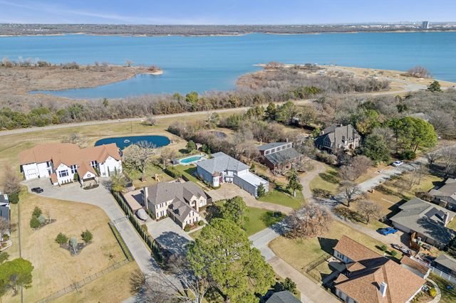 2198 Lakeridge Drive, Grapevine, TX 76051