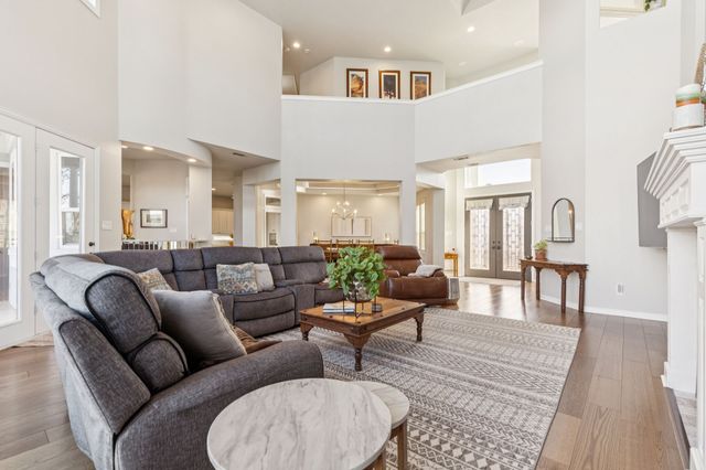 2198 Lakeridge Drive, Grapevine, TX 76051