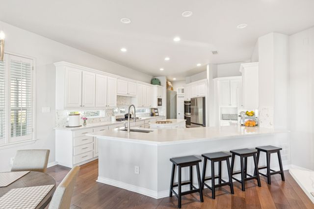 2198 Lakeridge Drive, Grapevine, TX 76051