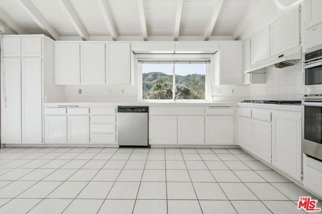 16999 Avenida De Santa Ynez, Pacific Palisades (los Angeles), CA 90272
