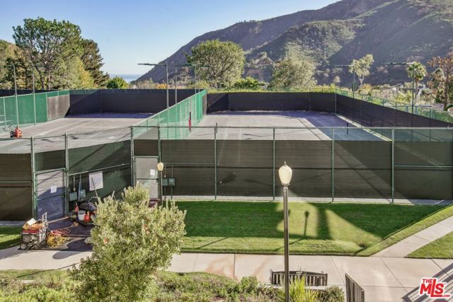 16999 Avenida De Santa Ynez, Pacific Palisades (los Angeles), CA 90272