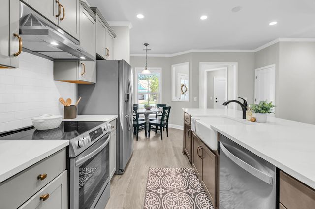 613 Daffodil Court, Summerville, SC 29486