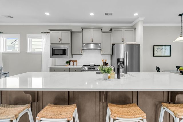 613 Daffodil Court, Summerville, SC 29486